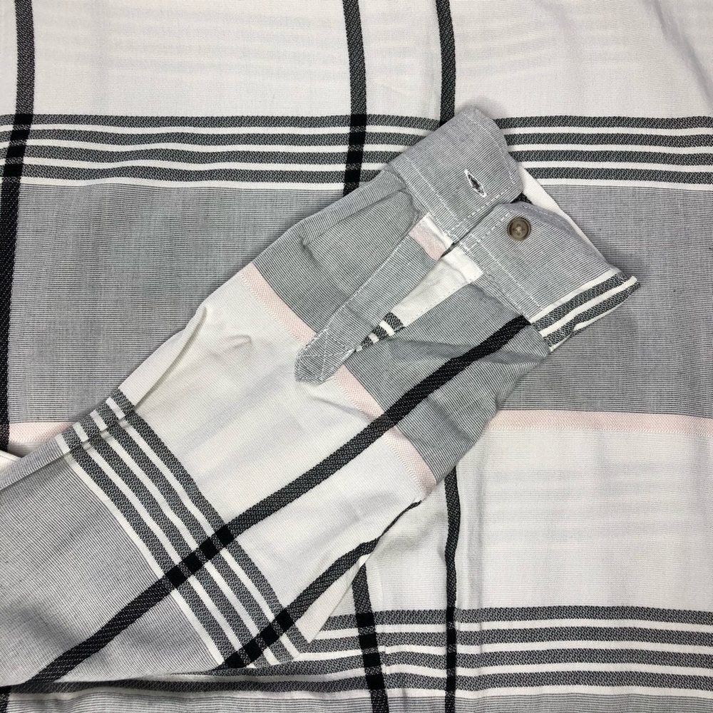 NWT Universal Thread Plaid Button-Down Shirt - Picture 4 of 5